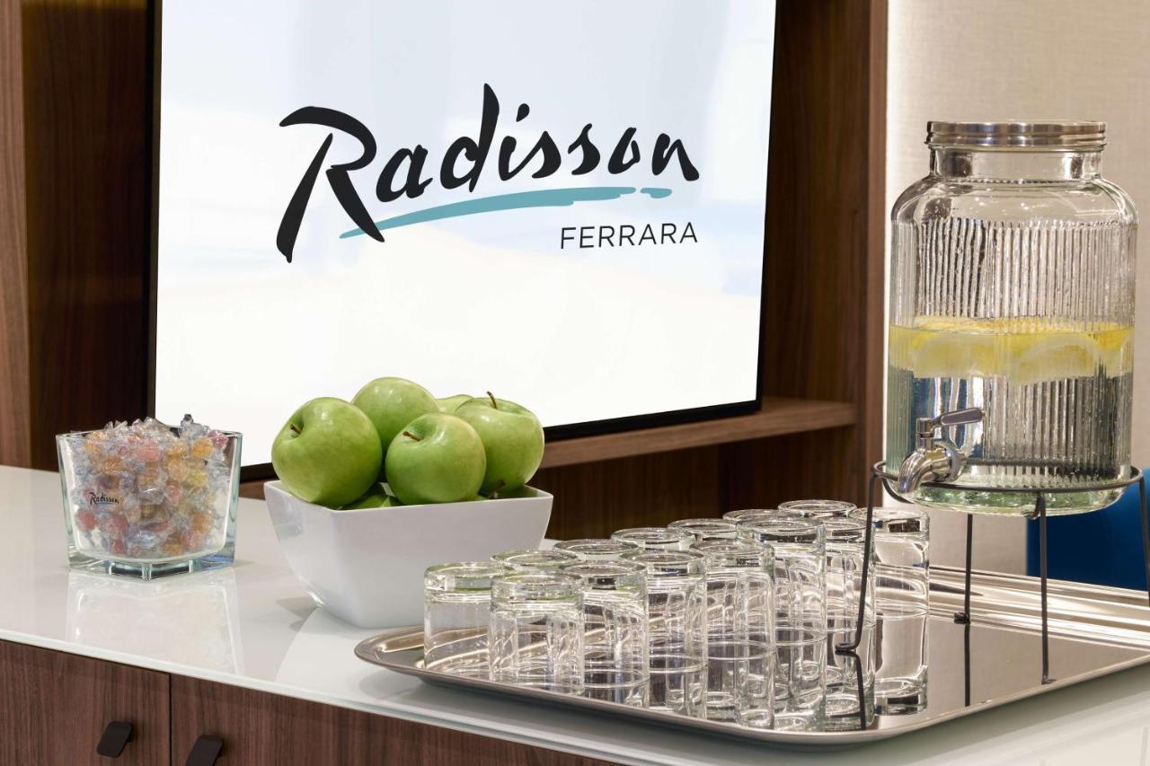 Radisson Hotel Ферара Екстериор снимка